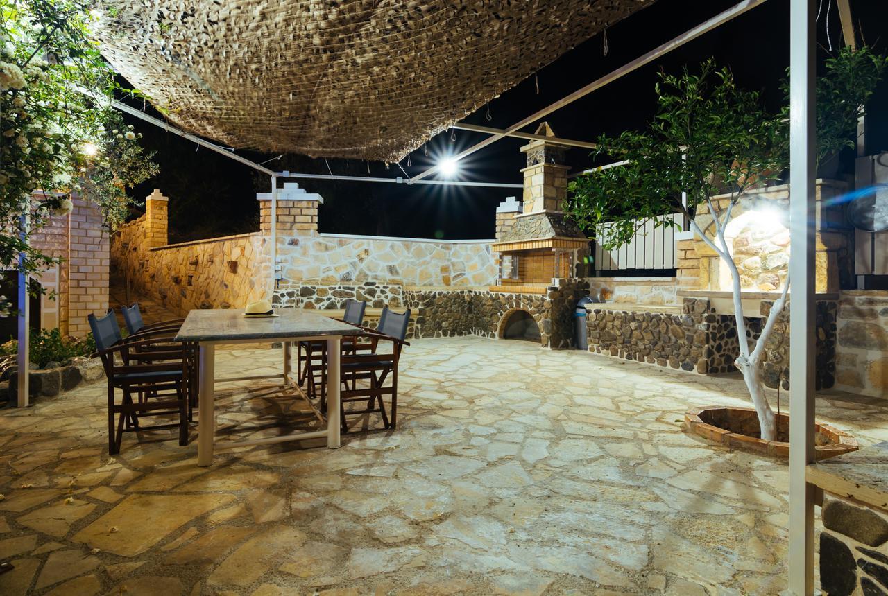 Aristidis Country Villa-Anesis Kamilari Exterior photo